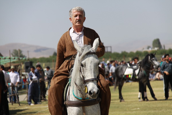 سومين جشنواره اسب اصيل ايراني نژاد كردي در مهاباد برگزار شد