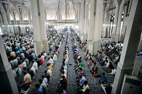 شهردار پايتخت ايتاليا ماه مبارك رمضان را به مسلمانان  تبريك گفت