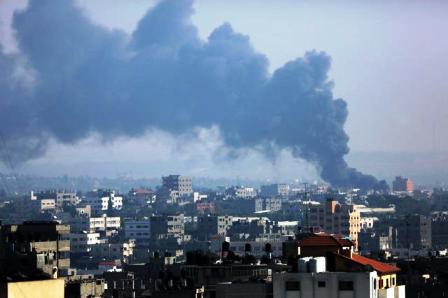 İsrail, Gazze'ye saldırılarına başladı