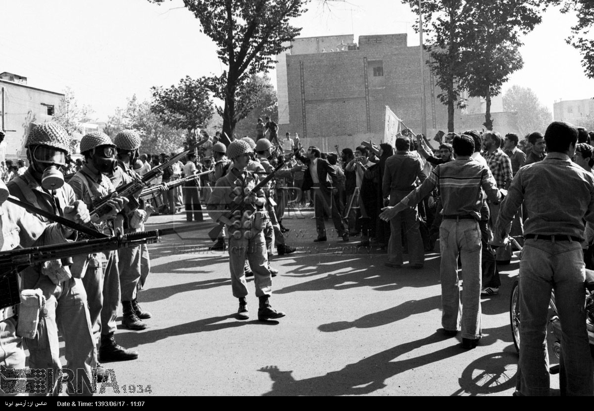 17 شهریور 1357/ تظاهرات در میدان ژاله - ایرنا