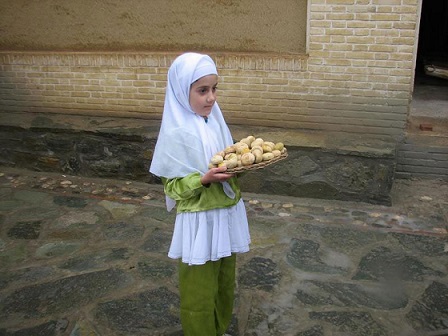 جشنواره 'جوزغند' در شهر تاریخی نراق آغاز شد