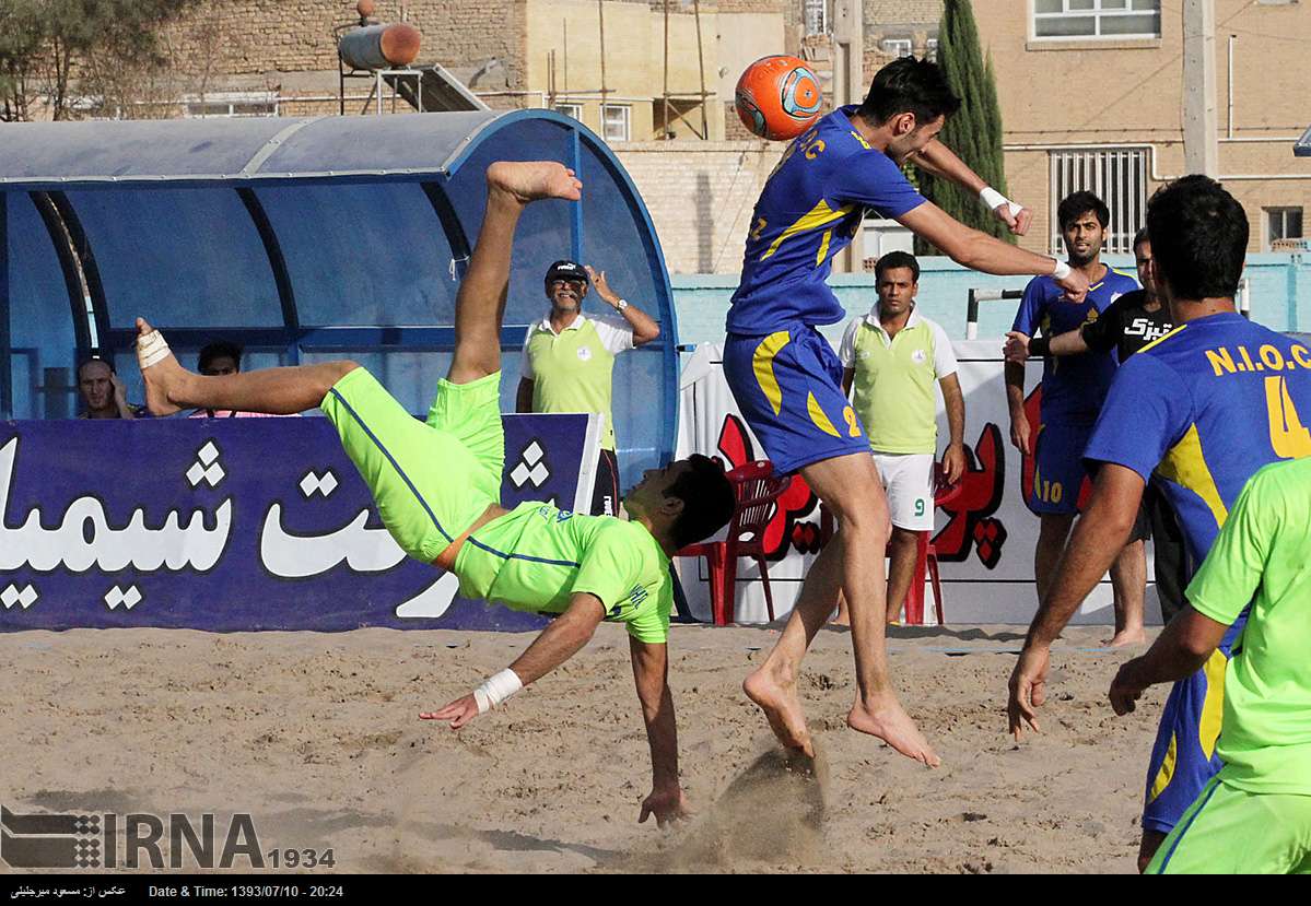 مسابقات فوتبال ساحلي جوانان كشور در يزد آغاز شد