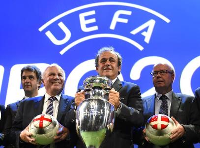پلاتینی:برای تغییر زمان فینال لیگ قهرمانان اروپا در سال 2022آماده ام