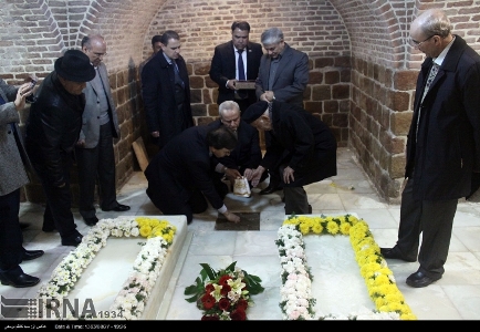 تربتي از كمال خجندي؛ هديه تازه ايران به تاجيكستان