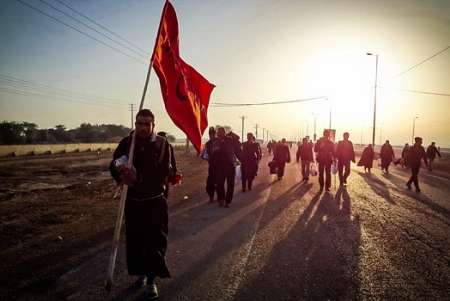 آيين پياده روي اربعين حسيني از آبادان تاقدمگاه خضرنبي(ع)برگزار شد