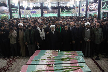 آیین تشییع و خاكسپاری شش شهید گمنام در یزد برگزار شد