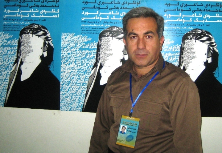 معرفي شعر كردي به نسل جديد از اولويت هاي كنگره احمد بگ كوماسي است معرفي شعر كردي به نسل جديد از اولويت هاي كنگره احمد بگ كوماسي است