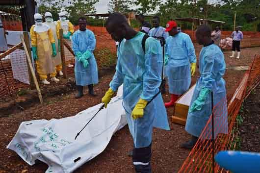 هشدار نسبت به گسترش ابولا از افریقا به دیگر كشورها