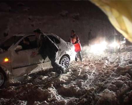 برف ، حوادث رانندگی و نجات جان مسافران در مشگین شهر