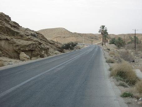 جاده قلعه چنعان به اهواز ظرفيت حجم بالاي تردد خودرو را ندارد