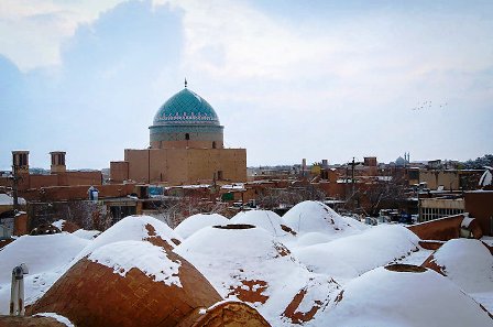 بارش برف مدارس ابتدایی برخی مناطق استان یزد را تعطیل كرد