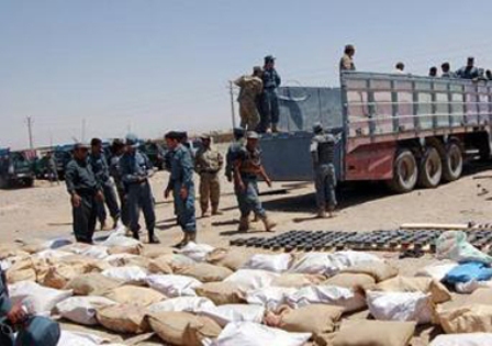 كشف 15 تن مواد منفجره در كیسه های آرد در افغانستان