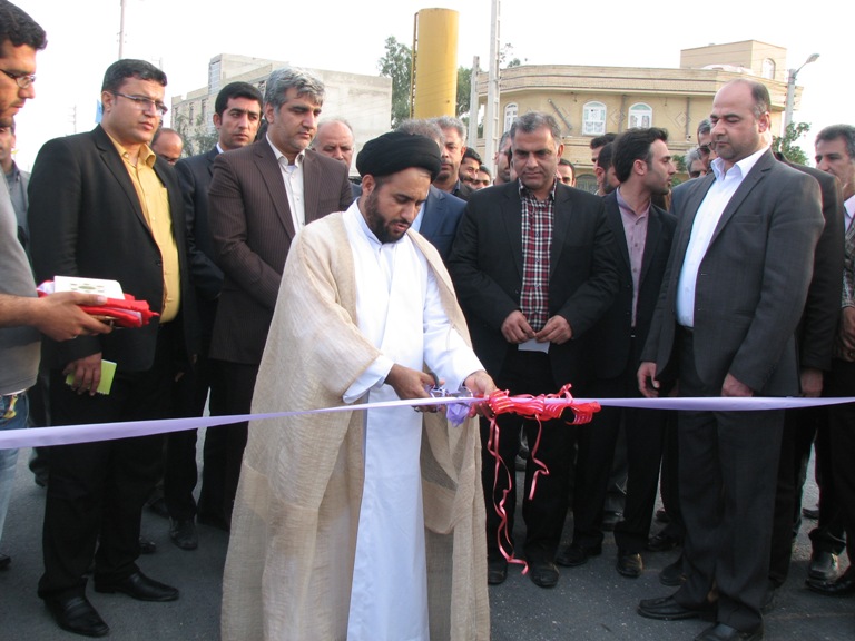 استاندر بوشهر  9 طرح عمراني را در شهرستان گناوه افتتاح كرد