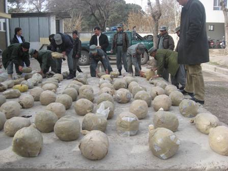 100 تن مواد مخدر در جنوب افغانستان منهدم شد