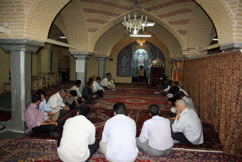 هنرمندان مسجدی برای جشنواره داستانی نویسی انقلاب دست به قلم شوند - ایرنا