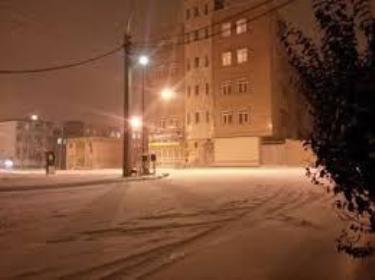 برف و سرما مدارس در بسیاری از مناطق استان اردبیل را تعطیل كرد