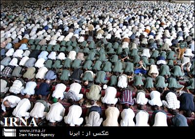 امام جمعه ايرانشهر: ايران از حق هسته اي خود عقب نشيني نمي كند امام جمعه ايرانشهر: ايران از حق هسته اي خود عقب نشيني نمي كند