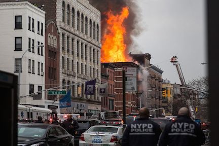 انفجار در نیویورك یك ساختمان پنج طبقه را ویران كرد