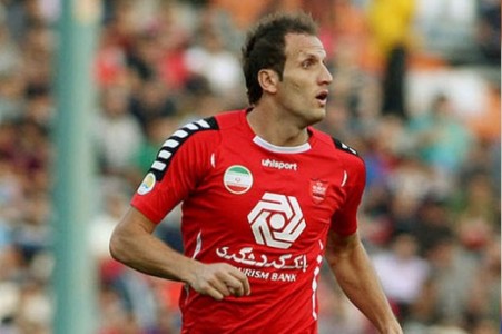 مدافع پرسپولیس در بیمارستان بهمن تهران مدافع پرسپولیس در بیمارستان بهمن تهران