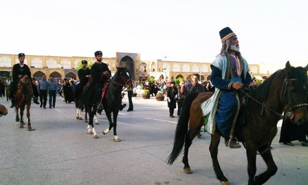 سرناي تاريخ اصفهان در ميدان نقش جهان دميده شد