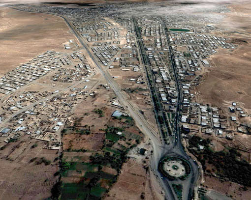 10 سال انتظار، ساكنان مسكن مهر تخت بيجار را كلافه كرده است - ایرنا