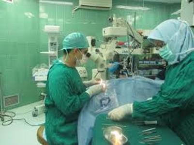 هیچ بیماری برای جراحی چشم در فهرست انتظار مراكز دولتی قرار ندارد