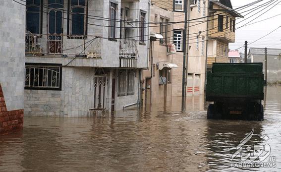 آب گرفتگي منازل مسكوني براثر بارش باران درمشهد