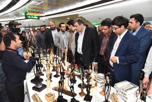 افتتاح بازارچه خيريه در زيرگذر ايستگاه مترو چهارراه وليعصر تهران
