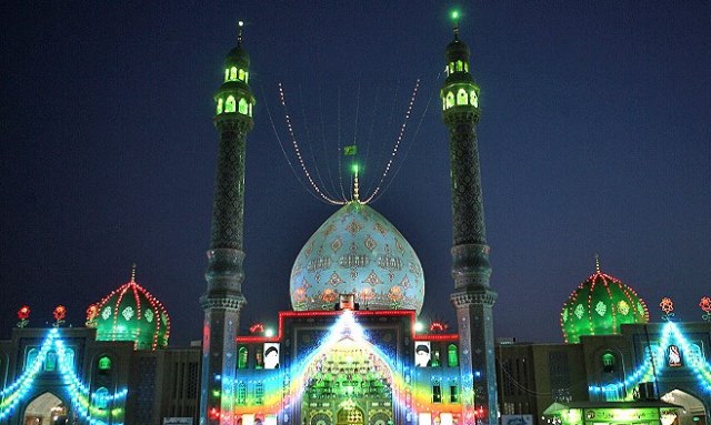 قم درشب میلاد منجی عالم بشریت غرق در نور و سرور است