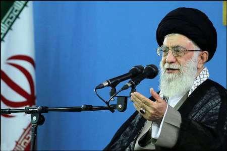 قائد الثورة الاسلامية يلقي كلمة في مرقد الامام الخميني (رض) قائد الثورة الاسلامية يلقي كلمة في مرقد الامام الخميني (رض)