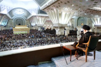 القائد: الامام الخمینی كان یعتقد جازما بان امیركا هی الشیطان الاكبر القائد: الامام الخمینی كان یعتقد جازما بان امیركا هی الشیطان الاكبر
