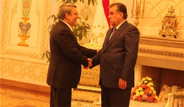 وزير الداخلية الايراني يبحث تعزيز التعاون الثنائي مع الرئيس الطاجيكي وزير الداخلية الايراني يبحث تعزيز التعاون الثنائي مع الرئيس الطاجيكي
