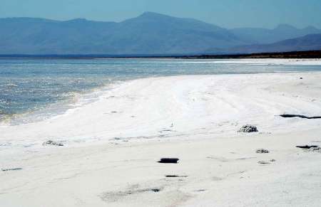 موضوع دریاچه ارومیه نباید سیاسی شود