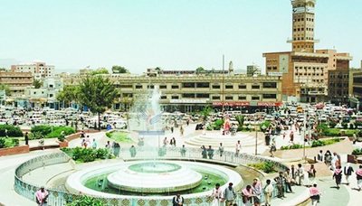 مصدر طبي: شهيدان و60 مصاباً في انفجار أربع سيارات استهدفت 4 مساجد بصنعاء مصدر طبي: شهيدان و60 مصاباً في انفجار أربع سيارات استهدفت 4 مساجد بصنعاء