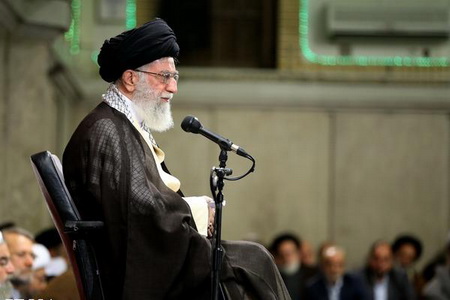 قائد الثورة : جميع المسؤولين يسعون وراء اتفاق جيد ومنصف ومتسم بالعزة قائد الثورة : جميع المسؤولين يسعون وراء اتفاق جيد ومنصف ومتسم بالعزة