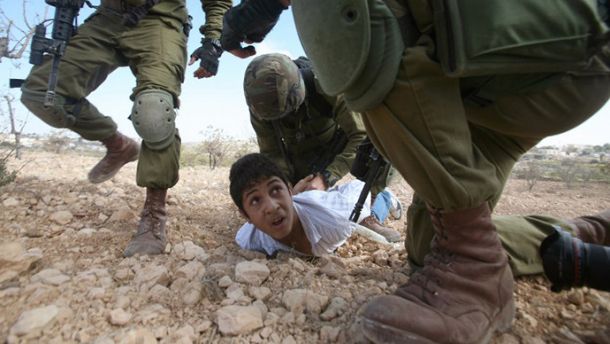في فلسطين ... طفولة تعاني آلام الاحتلال في فلسطين ... طفولة تعاني آلام الاحتلال