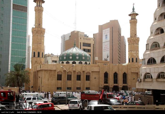 25 شهيدا و اكثر من 200 جريح حصيلة جريمة تفجير مسجد الامام الصادق(ع) في الكويت 25 شهيدا و اكثر من 200 جريح حصيلة جريمة تفجير مسجد الامام الصادق(ع) في الكويت