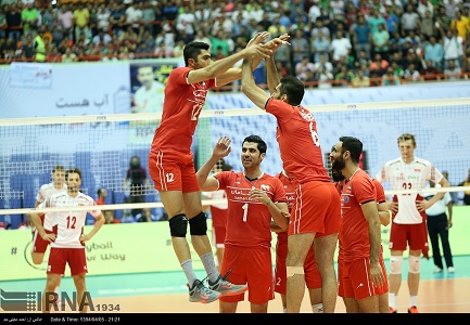 ايران تواصل انتصاراتها بالتغلب علي بطلة العالم بولندا ايران تواصل انتصاراتها بالتغلب علي بطلة العالم بولندا