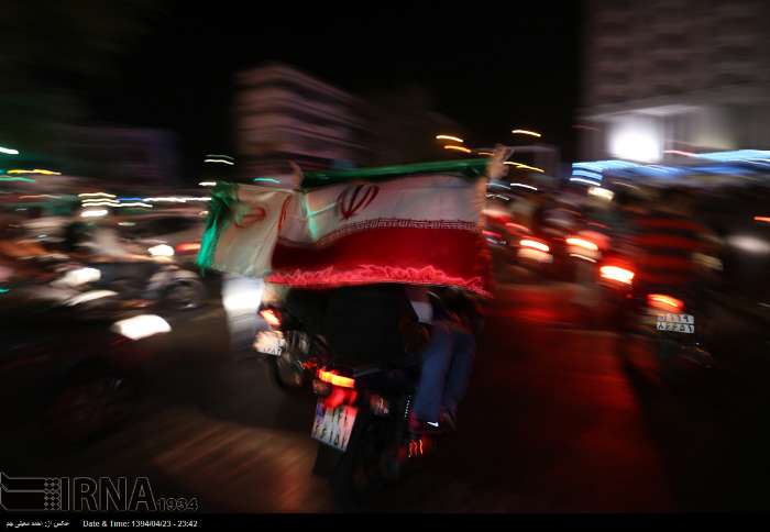 جشن و سرور مردم تهران بدنبال توافق هسته ای/ سفیر صلح ایران، تشكر