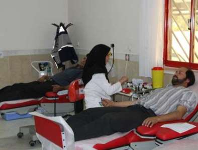 همداني ها در ماه رمضان بيش از دو هزار واحد خون اهدا كردند