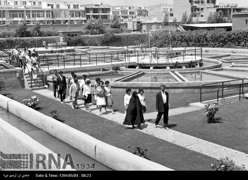 4 مرداد 1341 - بازديد مردم از تاسيسات آبرساني در تهران