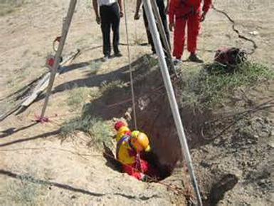 جسد يك زن در كاشان از چاه بيرون آورده شد