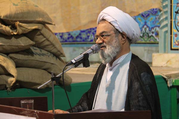 امام جمعه خميني شهر: ياد شهداي غواص از خاطر مردم پاك نخواهد شد امام جمعه خميني شهر: ياد شهداي غواص از خاطر مردم پاك نخواهد شد