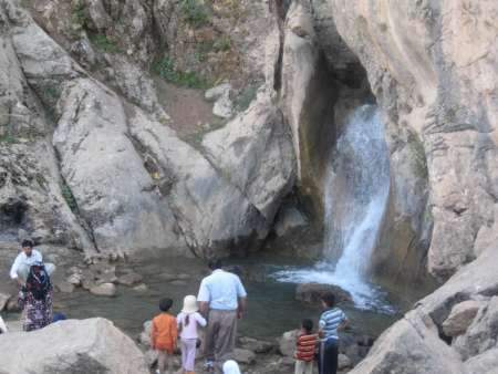 احداث شهرك گردشگري لرستان در كنار سد ايوشان