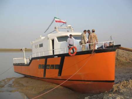 Abadán construye el primer buque nacional por inyección