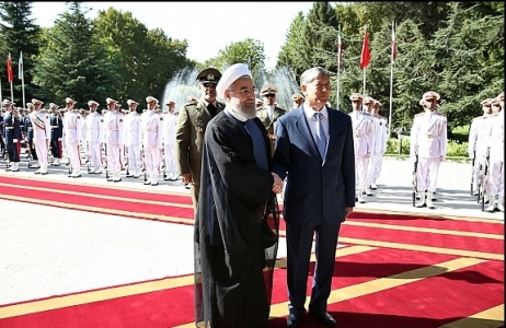 روحانی از رییس جمهوری قرقیزستان استقبال رسمی كرد