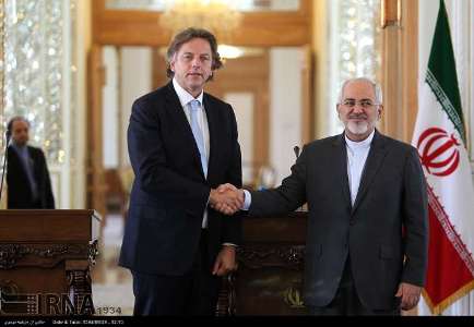 ظریف : نیازمند افق های جدید درمناسبات تهران - آمستردام هستیم