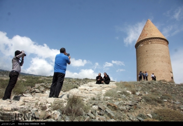 مهجوری میل آجری رادكان دومین برج تاریخی گلستان