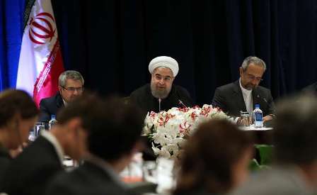 روحانی: مشكلات ایران و آمریكا با دست دادن حل نمی شود/نگرش ها و عملكردها باید عوض شوند