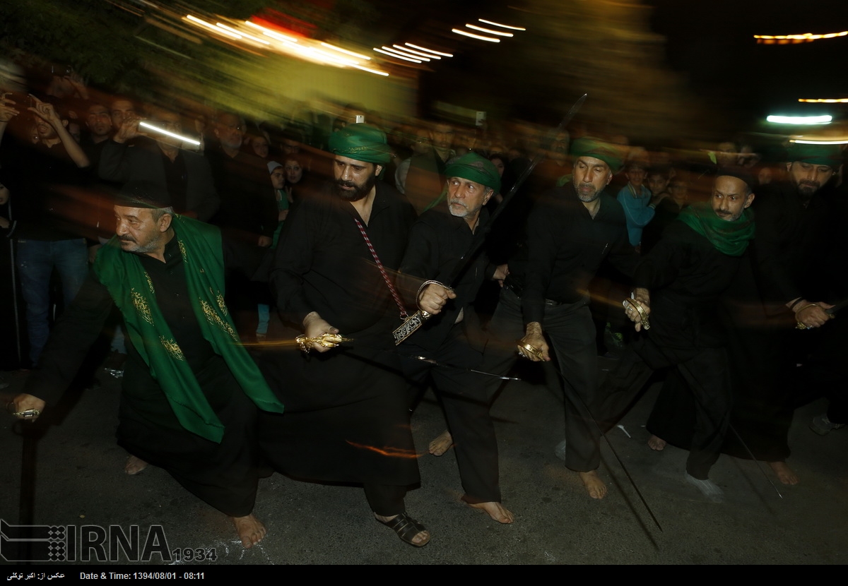 مشعل و شمشير گرداني در شب تاسوعا